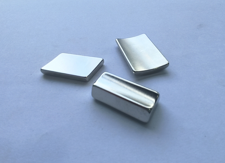 爬壁机器人磁铁